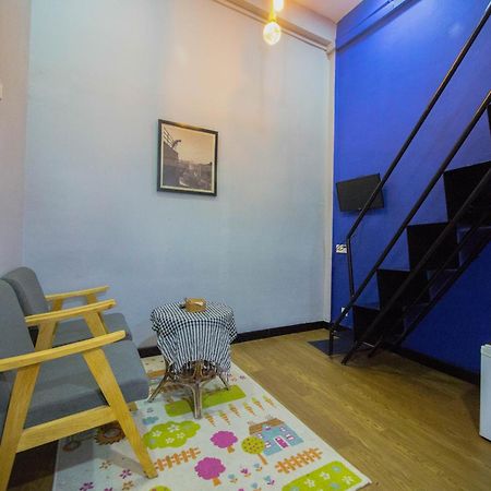 The Artist Residence Phnom-Penh Buitenkant foto